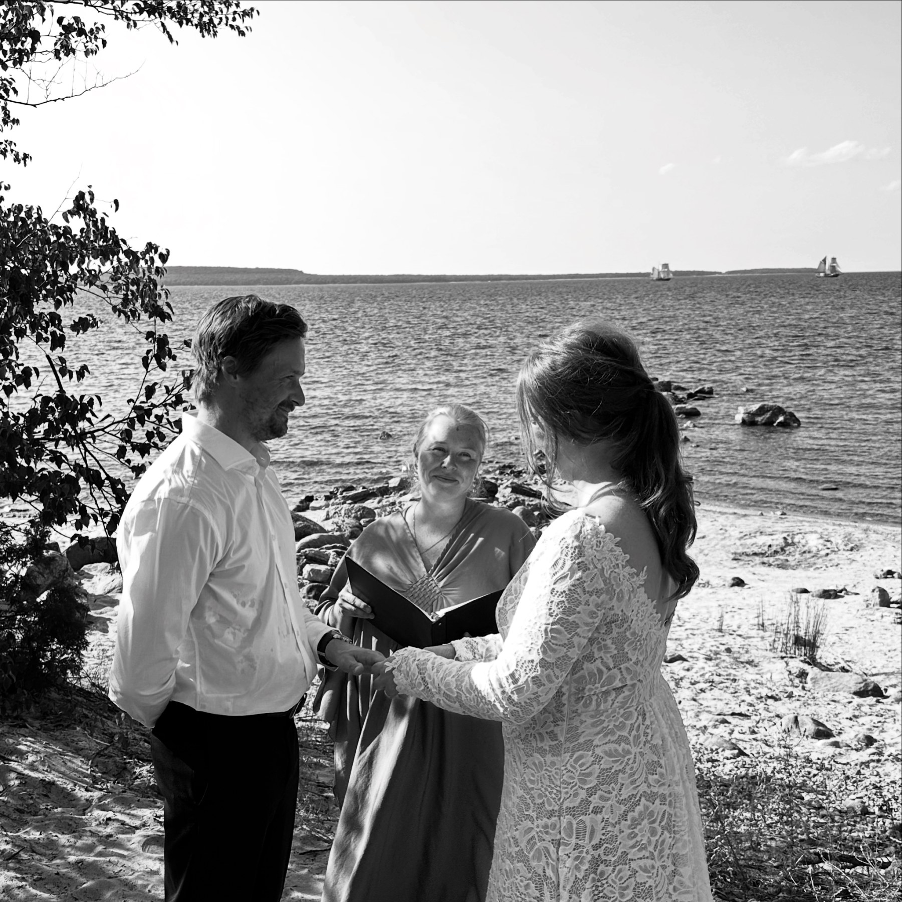 Dip n' Dash - Beach Adventure Elopement - Image 4