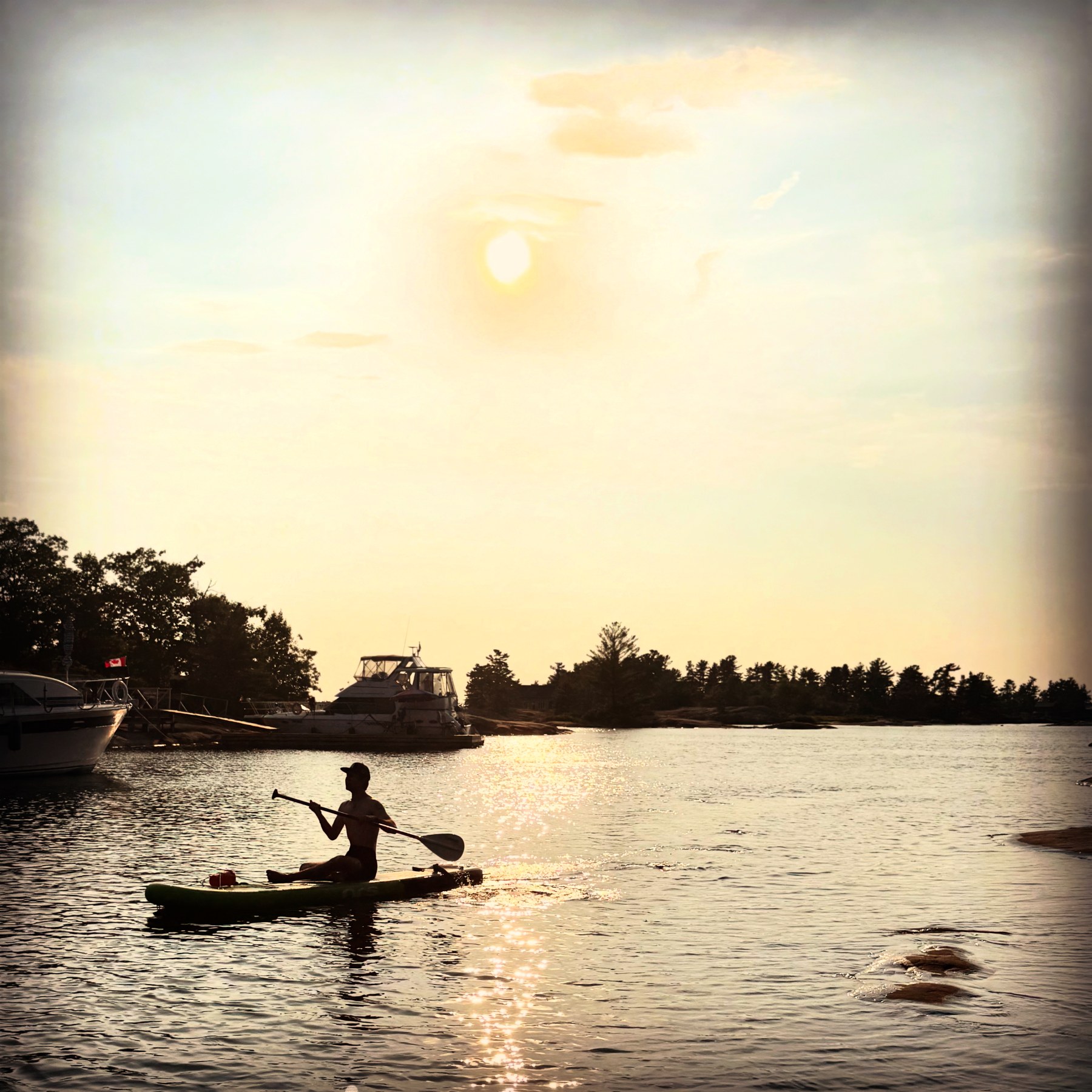 Guided Stand up Paddle Board + Photo Session - Image 8