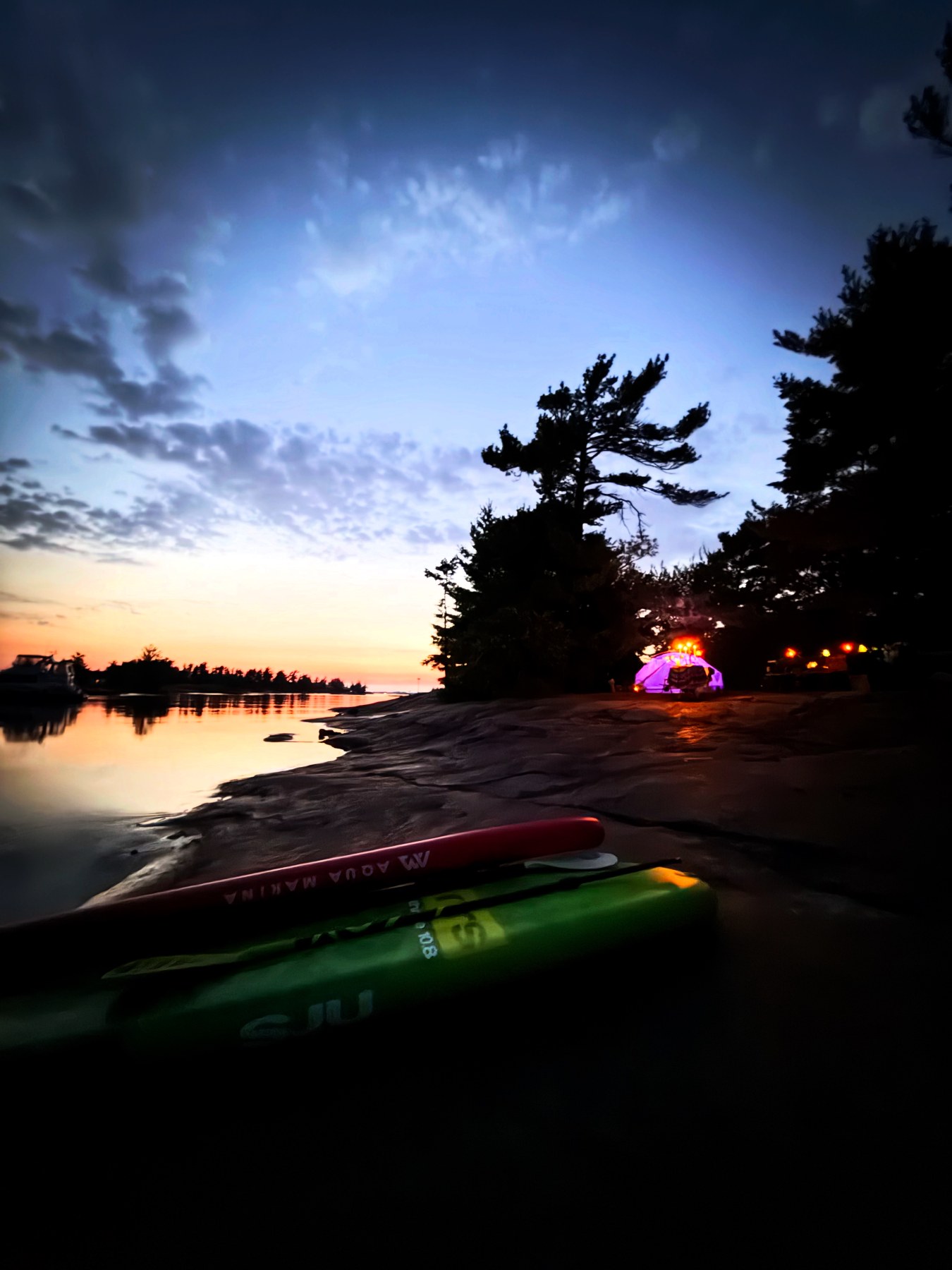 Guided Stand up Paddle Board + Photo Session - Image 7