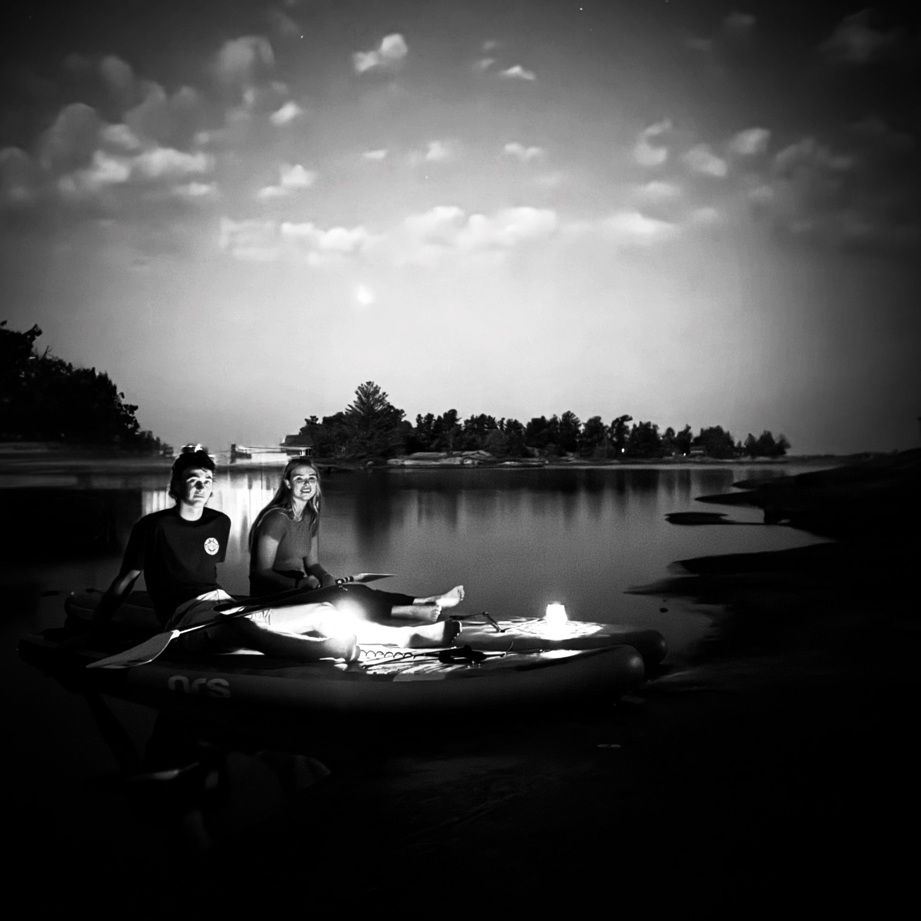 Guided Stand up Paddle Board + Photo Session - Image 9