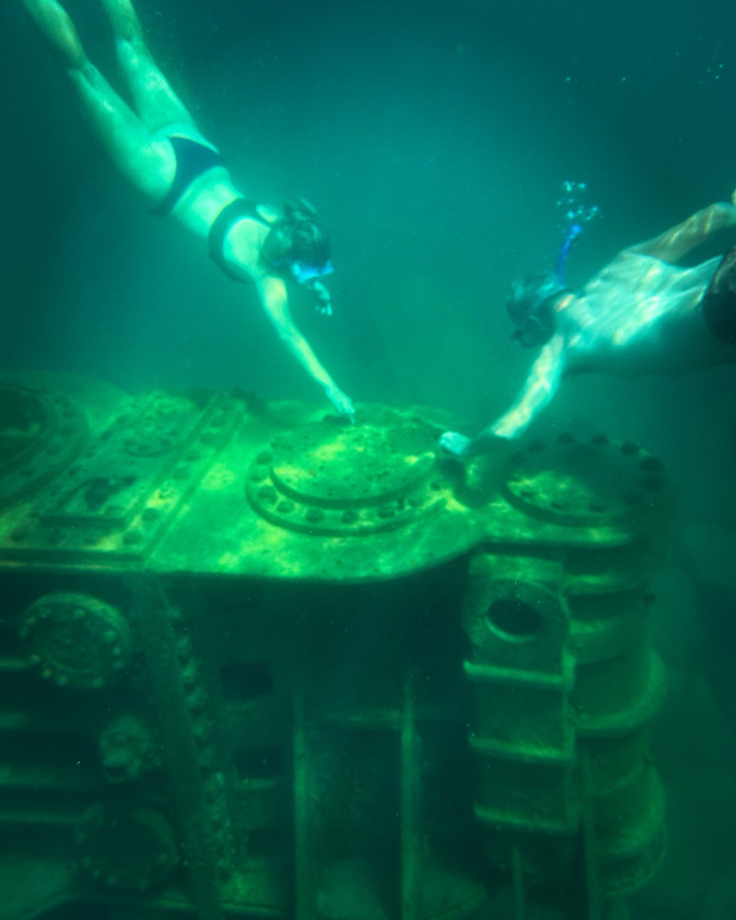 Shipwreck Snorkeling + Photo Session (under water) - Image 8