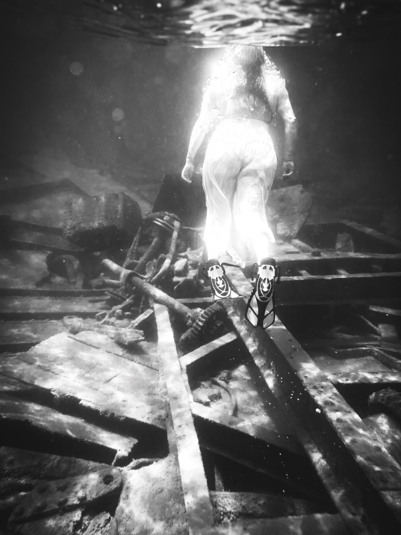 Shipwreck Snorkeling + Photo Session (under water) - Image 10