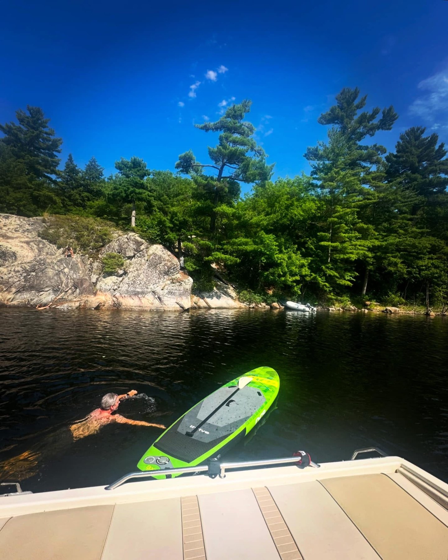 Guided Stand up Paddle Board + Photo Session - Image 3